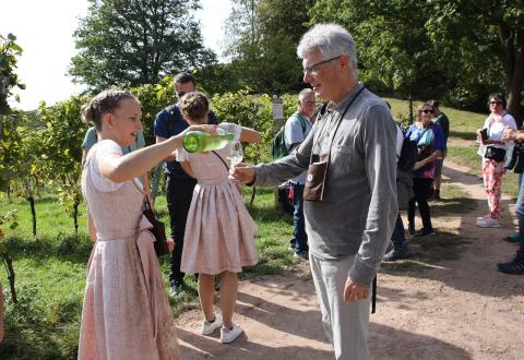 Weinprobe während der Wanderung 
